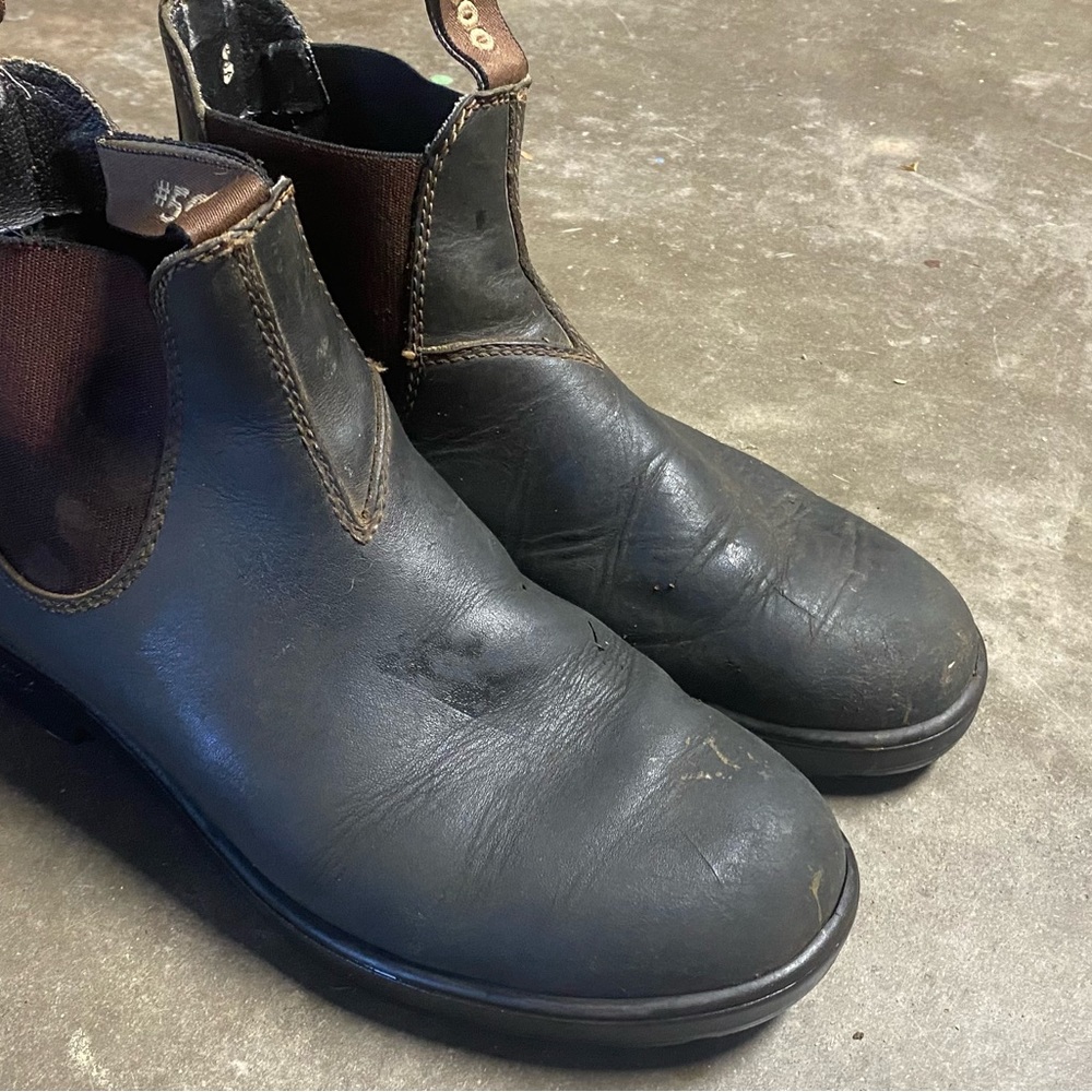 Blundstone #500 size 8 boots for sale. Dark brown.
